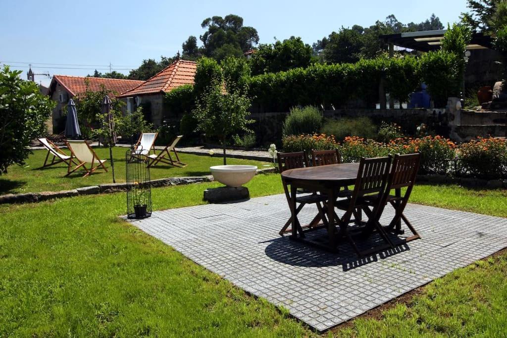 Pequena Casa rústica com piscina Penafiel Exterior foto