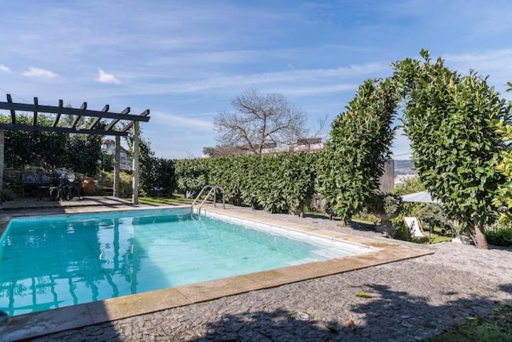 Pequena Casa rústica com piscina Penafiel Exterior foto